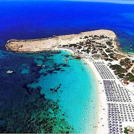 Dome Marina & 4*