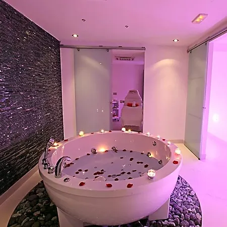 Hotel Dome Marina & 4*