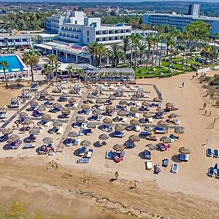 Dome Marina & Hotel 4*