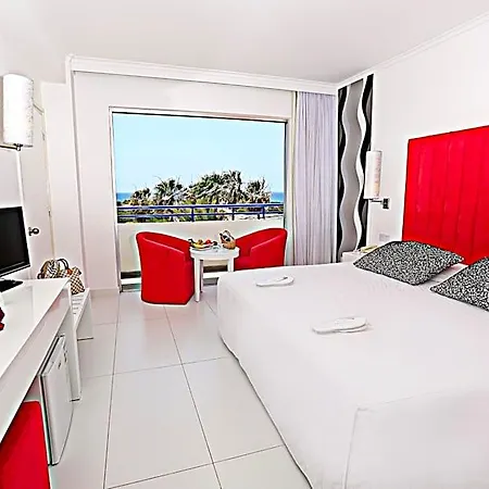 Dome Marina & Hotel 4*